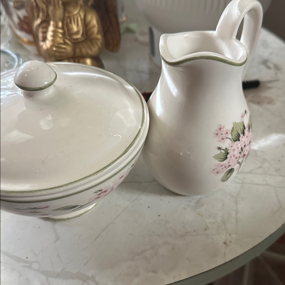 Martha Stewart Hydrangea Everyday Sugar Bowl and Creamer ,pink floral, Hydrangea